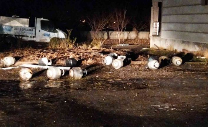 Süt toplama tesisindeki korkutan patlama kamerada