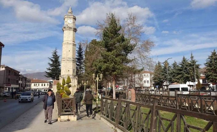 Tokat’ta bir tarafta bahar havası, bir tarafta kış