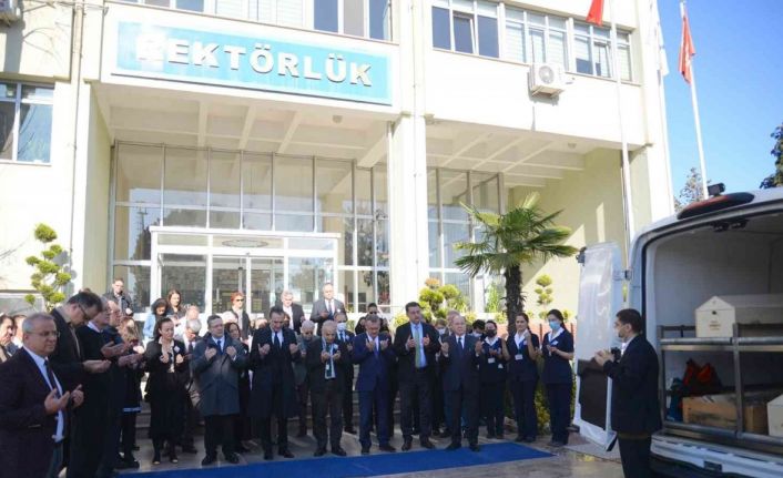 Uludağ Üniversitesi Tıp Fakültesi’nin kurucu akademisyenlerinden Prof. Dr. Ayhan Arınık’a veda