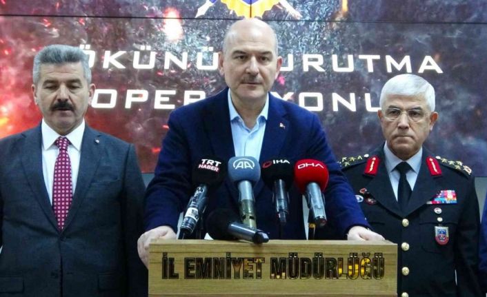 Uşak’ta 120 kişinin gözaltına alındığı ’Kökünü Kurutma Operasyonu’nu Bakan Soylu yönetti