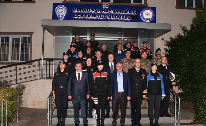 Vali yazıcı, 2022’nin son saatlerinde görevi başındaki güvenlik güçlerini ziyaret etti