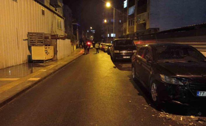 Yalova’daki alkollü sürücü park halindeki araçlara çarptı