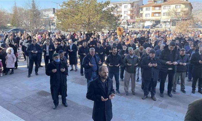 Yarıyıl tatiline özel umre kafilesi kutsal topraklara uğurlandı