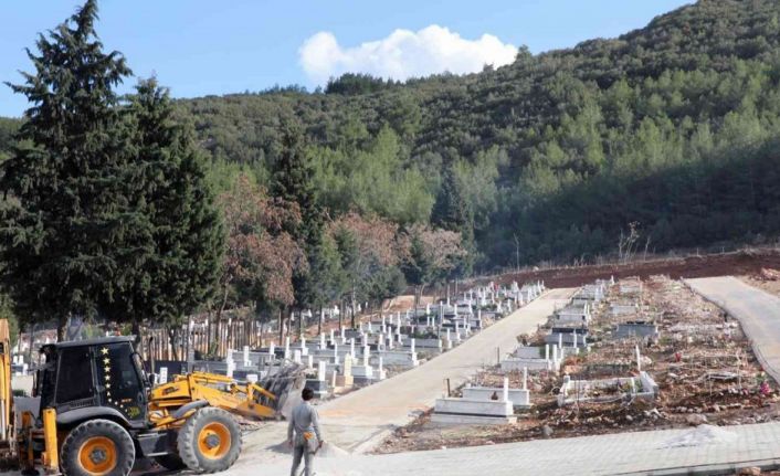 Yatağan, Milas ve Menteşe şehir mezarlıkları yenilendi