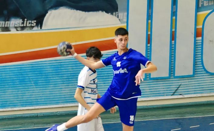 Yunusemre Belediyesporlu gençler hentbolda şampiyon