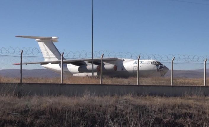 12 yıldır Erzurum havalimanında bekleyen Gürcistan uçağı satıldı