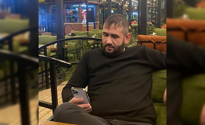 19 yaşındaki genç ablasını ve erkek arkadaşını öldürüp kendini ihbar etti
