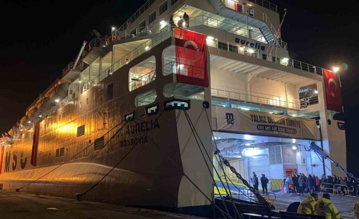 2 bin kişilik yolcu gemi Hataylı depremzedeleri kabul etmeye başladı