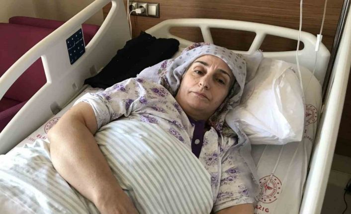 33 saat sonran enkazdan çıkartılan Gülmez, “AFAD’ın ışığını görünce ağladım”