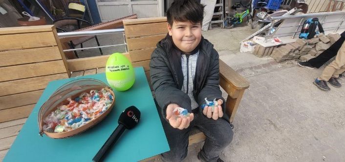 9 yaşındaki Enis Kaan evde ürettiği sabunları satıp ücretini depremzedelere gönderiyor
