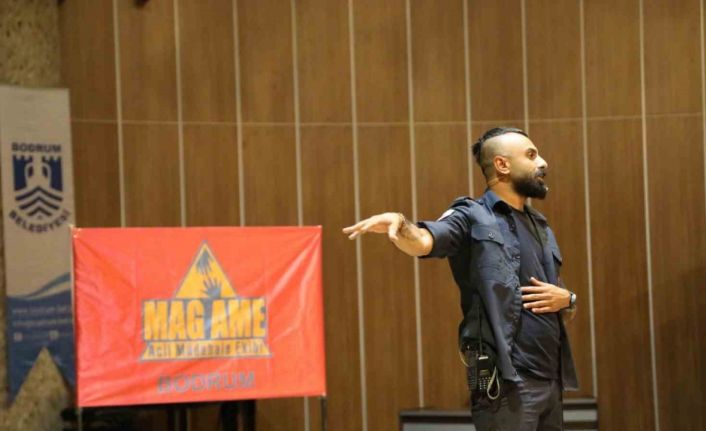 Afet gönüllüleri toplantıda bir araya geldi