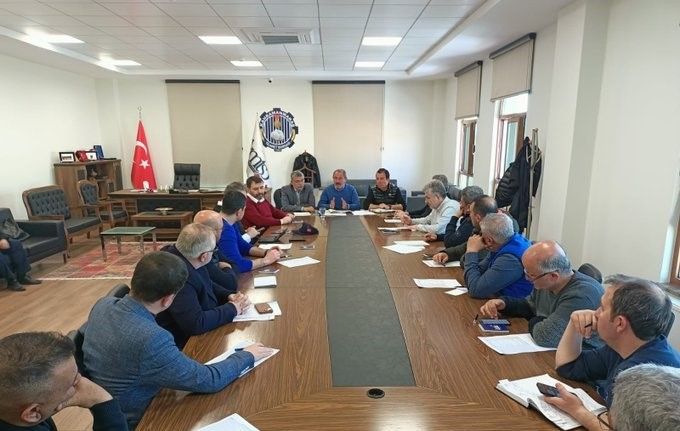 AK Partili Şahin Tin depremzedeler için çözüm üretiyor