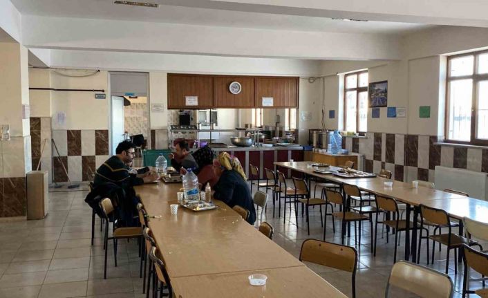 Aksaray’a gelen depremzedeler: “Devleti ve milleti hep yanımızda hissettik”