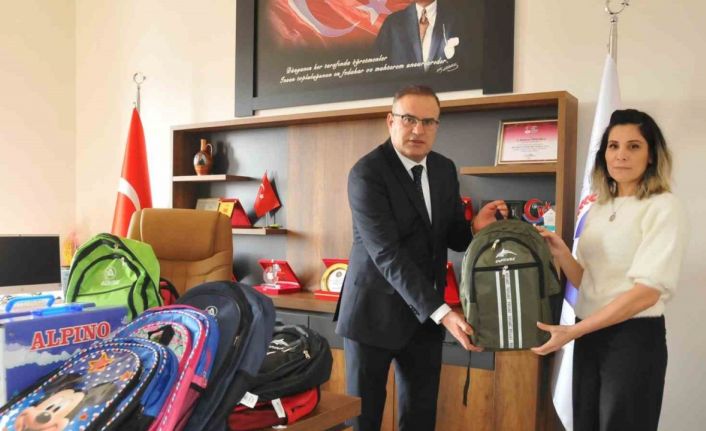 Akşehir Belediyesinden depremzede öğrencilere kırtasiye yardımı