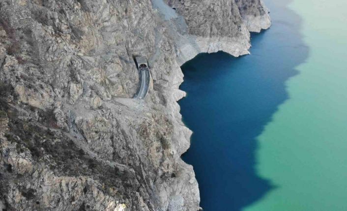 Artvin’de heyelanların sebebi kurak havadan sonra gelen yağışlar