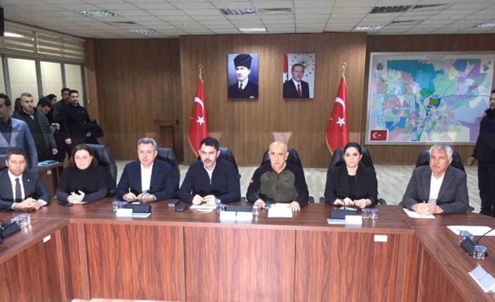 Bakan Kurum: "84 bin 726 binayı yıkık, acil yıkılacak ve ağır hasarlı olarak tespit ettik"