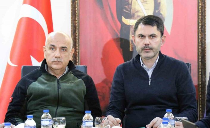 Bakan Kurum ve Kirişci, Osmaniye’de depreme ilişkin son durum bilgisi aldı