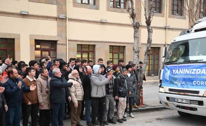 Başkan Aşgın’dan leblebicilere çağrı: “Deprem bölgesine 100’er gramlık paketlerle leblebi gönderelim”