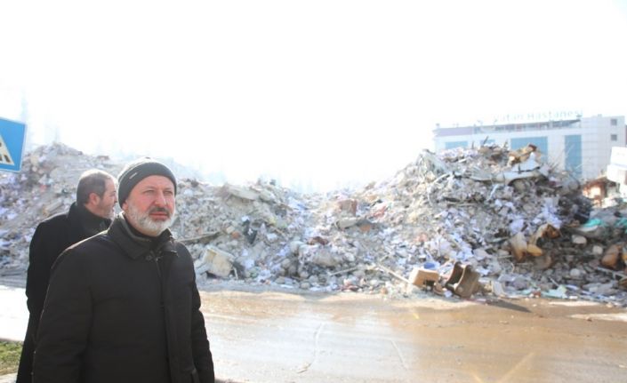 Başkan Çolakbayrakdar: "Yaraların en hızlı şekilde sarılması için var gücümüzle çalışıyoruz"