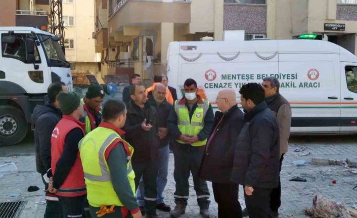 Başkan Gümüş deprem bölgesinde