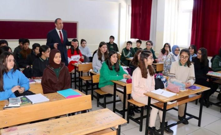 Bingöl İl Milli Eğitim Müdürü Yücel: ’’Öğrencilerimizi geleceğe hazırlamak için var gücümüzle çalışıyoruz’’