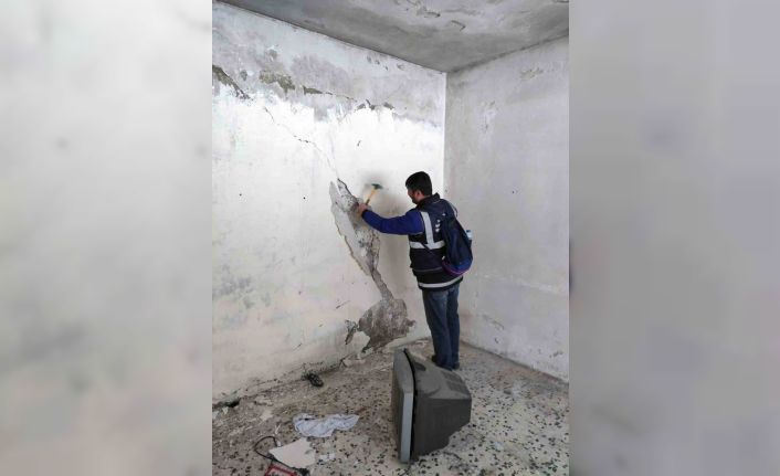 Büyükşehir ekiplerinden Bin 376 binada hasar tespit çalışması