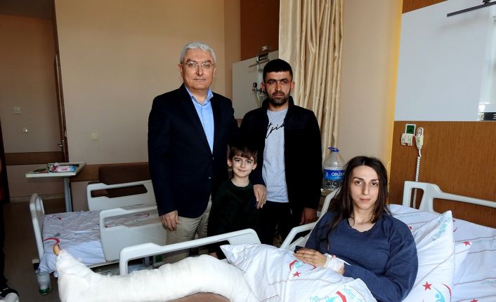 Çeşme’de ameliyat edilen depremzede enkaz altında yaşadığı zor anları anlattı