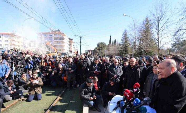 Cumhurbaşkanı Erdoğan: "14 bin 14 kişi hayatını kaybetti, 63 bin 794 vatandaşımız yaralandı"