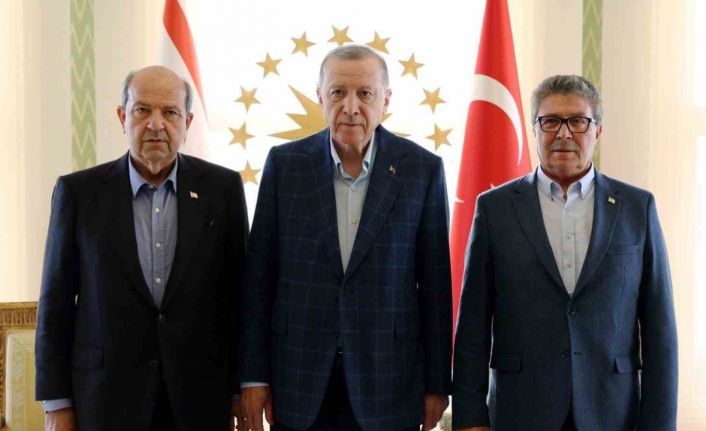 Cumhurbaşkanı Erdoğan, KKTC Cumhurbaşkanı Tatar ve KKTC Başbakanı Üstel’i kabul ediyor