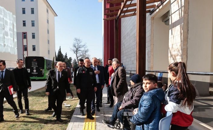 Denizli depremin yaralarını birlikte sarıyor