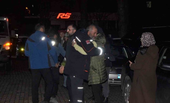 Deprem bölgelerinde çalışan görevliler: “Çalışmalar esnasında akılımıza ne açlık, ne de uykusuzluk geliyor”