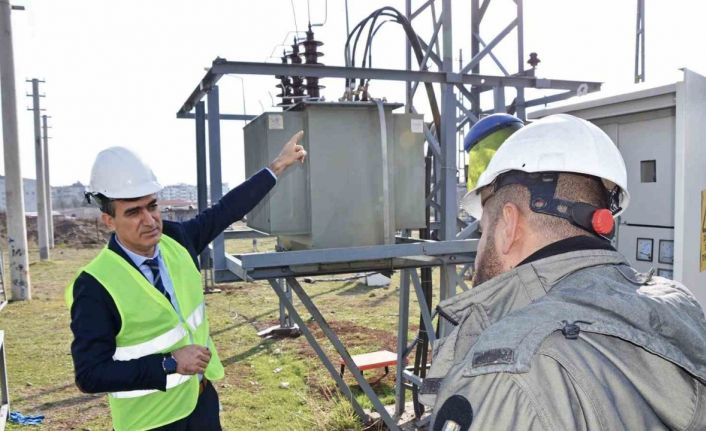 Dicle Elektrik sorumluluk alanında aşırı ve kontrolsüz tüketim nedeniyle 57 trafo yandı