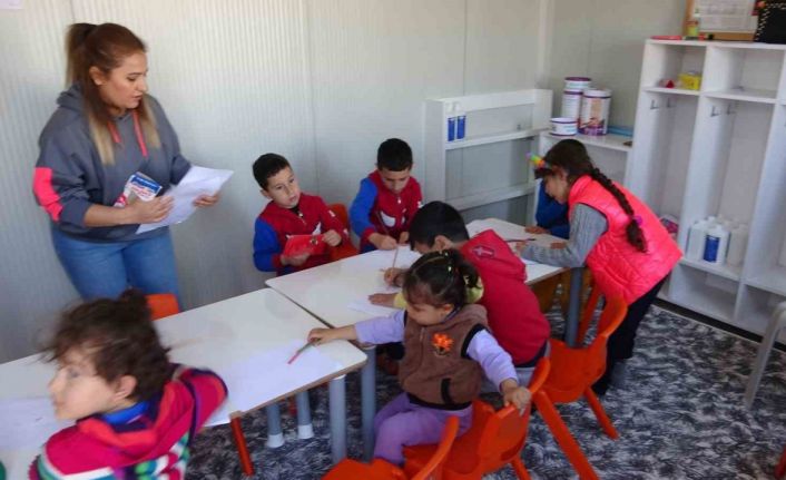 Diyarbakır’da depremzede çocuklara ’mini eğitim kampüsü’ kuruldu