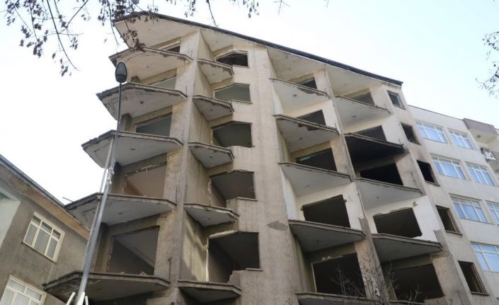 Elazığ’da 14 bin 698 bina incelendi: 3 bin 309 bina ağır hasarlı