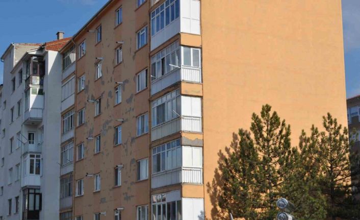 Emlakçılar müstakil ve az katlı evlerde yaşanan yüksek talebi karşılamakta zorluk çekiyor