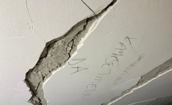 Enkazdayken duvara ’umudunu kaybetme’ yazdı, 64 saat sonra ‘ışığı’ gördü