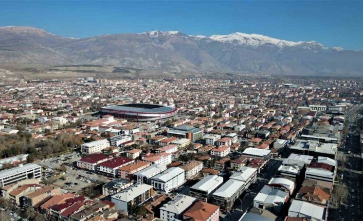 Erzincan’da ocak ayında genel ticaret sistemine göre ihracat 2 milyon 213 bin dolar, ithalat 86 bin dolar olarak gerçekleşti