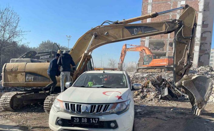 Gümüşhane İl Özel İdaresi ilk günden beri deprem bölgesinde