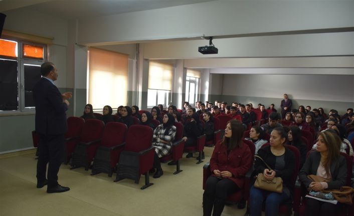 Gün’den öğrencilere nasihat: “Sabırla, inatla, azimle çalışarak başarıya ulaşabilirsiniz”