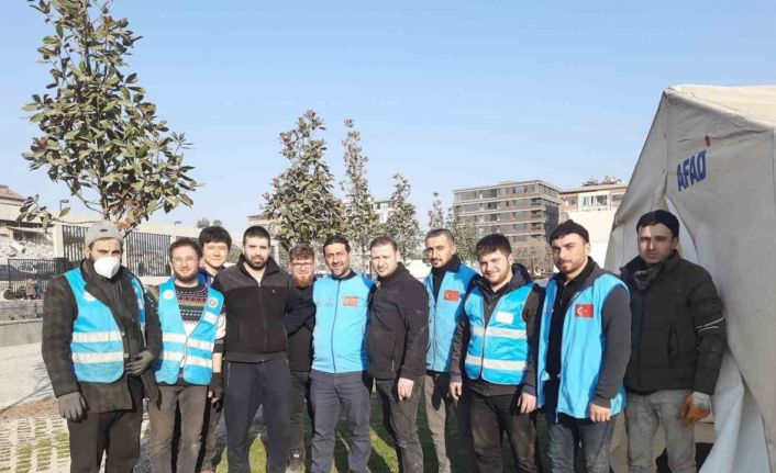 Güney Koreli Jin, TDV gönüllüsü olarak Hatay’da depremzedelere yardım etti