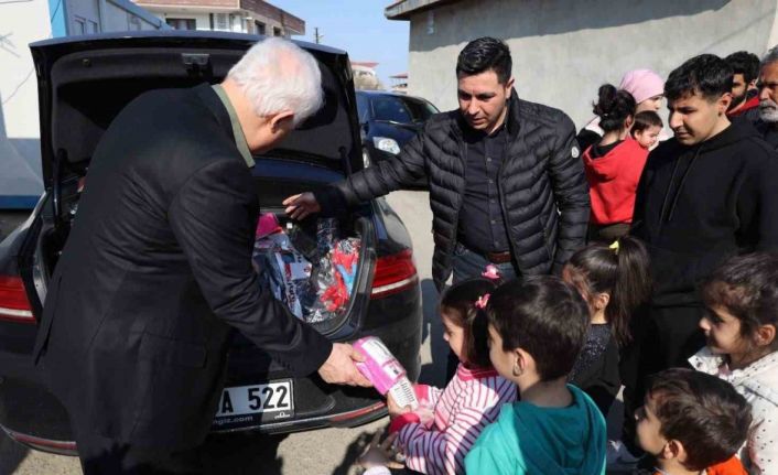 Hatipoğlu’ndan depremzedelere moral ziyareti