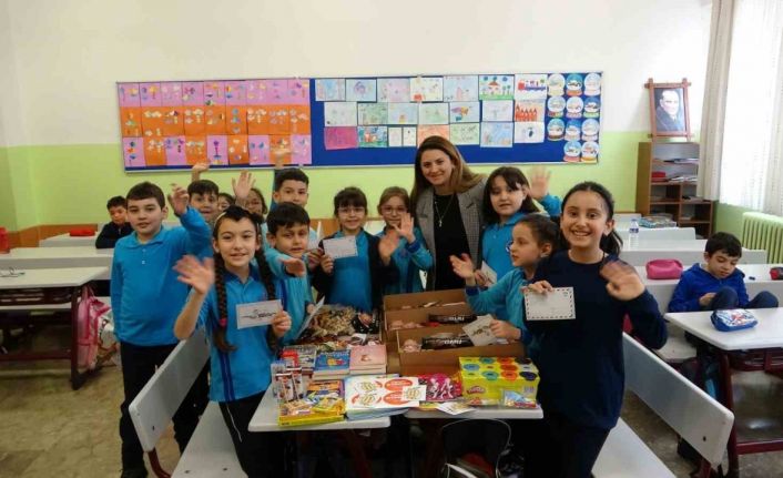 İstanbul’da öğrenciler, depremzede çocuklara "Canım Arkadaşım" ile destek eli uzatıyor