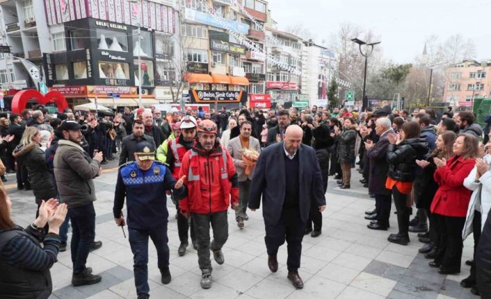İZBAK ekipleri alkışlarla karşılandı