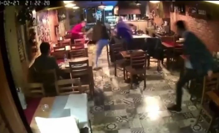 İzmir’deki depremde herkes kaçıştı, o yerinden kıpırdamadı