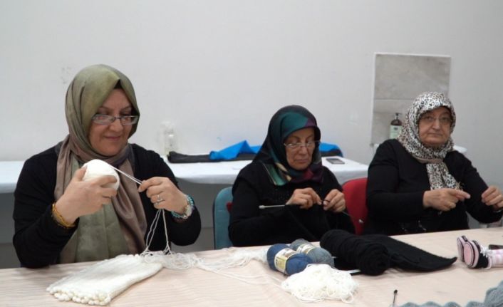 Kayseri Büyükşehir ‘iyilik’ örüyor, depremzedeler ısınıyor