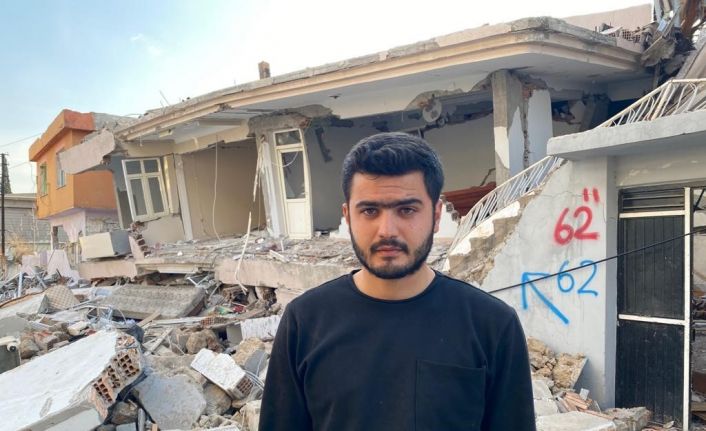 Kendi evinden sağ çıktı, ailesini kurtarmak için girdiği evin enkazında kaldı