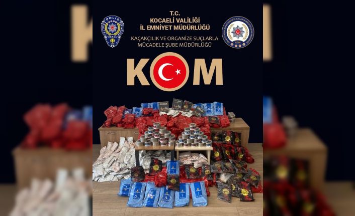 Kocaeli’de 66 gümrük kaçağı parfüm, 360 kilo bandrolsüz nargile tütünü ele geçirildi