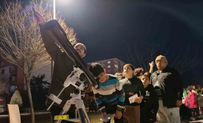 Konya Bilim Merkezi, depremzede çocuklara bilimle moral veriyor