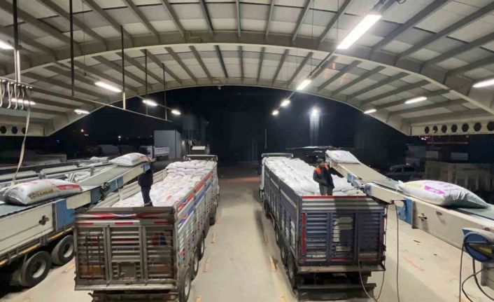 Konya Büyükşehir 50 tır unun ardından Hatay’a 10 tır besi ve süt yemi gönderiyor