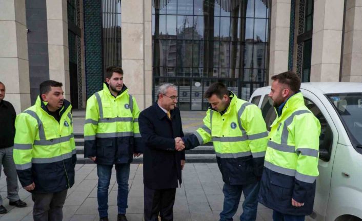 Kütahya Belediyesi, Adana’ya hasar tespit ekibi gönderdi